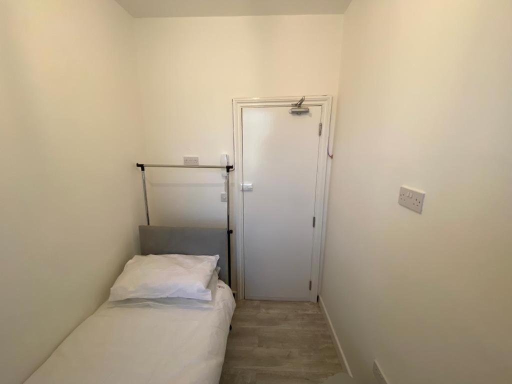 Small Single Room Walking Distance To Hove Station Exterior foto